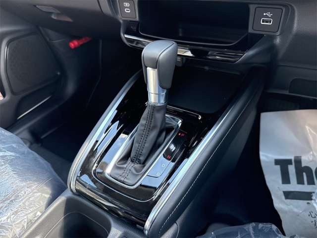 ホンダ ヴェゼル １．５ Ｅ：ＨＥＶ Ｚ R8年 (近畿) 99