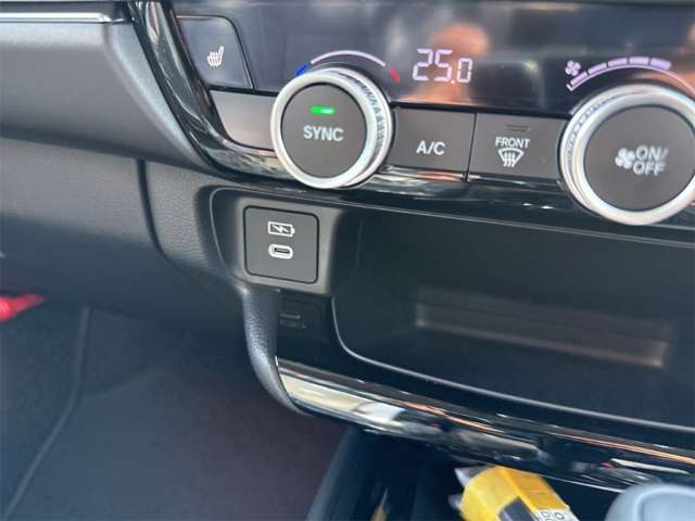 ホンダ ヴェゼル １．５ Ｅ：ＨＥＶ Ｚ R8年 (近畿) 99