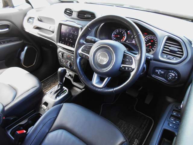 ジープ レネゲード リミテッド R5年 (中国) 99