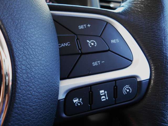 ジープ レネゲード リミテッド R5年 (中国) 99
