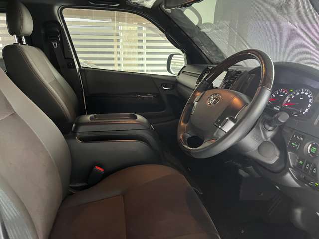 トヨタ ハイエースバン ２．８ スーパーＧＬ ロング ディーゼルターボ ４ＷＤ R1年 (東海) 99