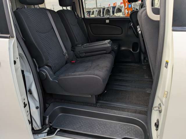日産 セレナ ２．０ ２０Ｘ Ｓ－ＨＹＢＲＩＤ H24年 (関東) 99