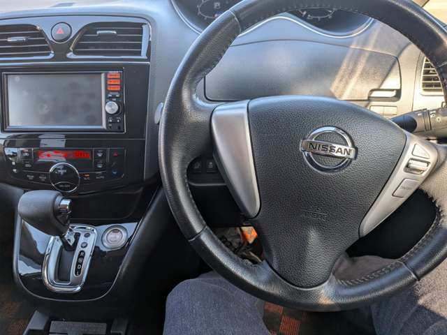 日産 セレナ ２．０ ハイウェイスター Ｓ－ＨＹＢＲＩＤ Ｖセレクション H25年 (関東) 99
