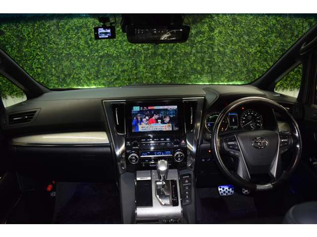 トヨタ アルファード　ハイブリッド ハイブリッド ２．５ エグゼクティブ ラウンジ Ｓ Ｅ－ＦＯＵＲ ４ＷＤ R1年 (北海道) 99