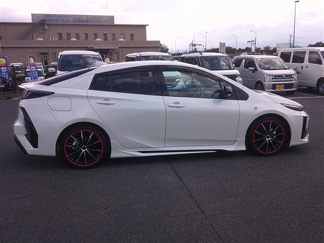 トヨタ プリウスＰＨＶ １．８ Ｓ ＧＲ スポーツ H30年 (九州・沖縄) 99