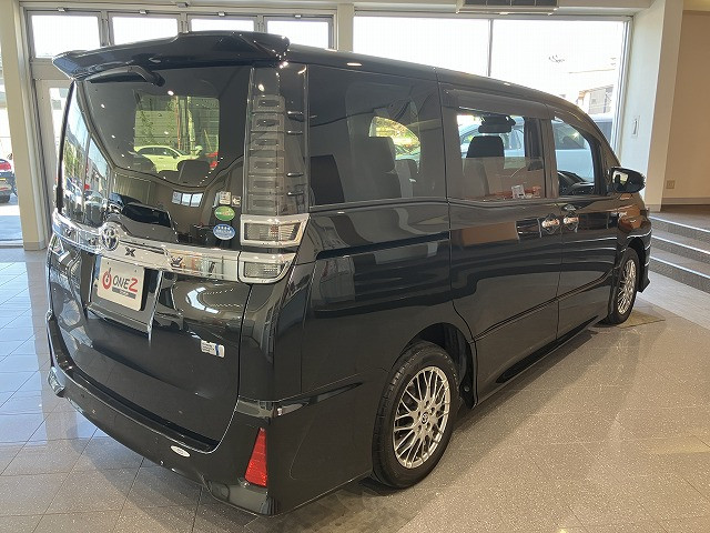 トヨタ ヴォクシー １．８ ハイブリッド ＺＳ 煌ＩＩ R1年 (近畿) 99