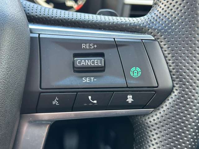 三菱 アウトランダーＰＨＥＶ ＰＨＥＶ ２．４ Ｐ ４ＷＤ R5年 (近畿) 99