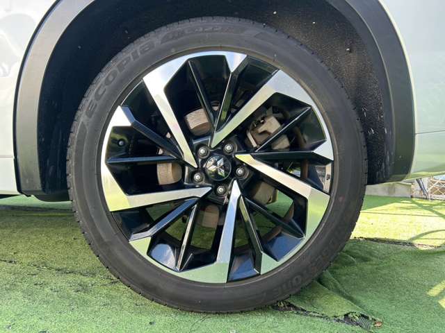 三菱 アウトランダーＰＨＥＶ ＰＨＥＶ ２．４ Ｐ ４ＷＤ R5年 (近畿) 99