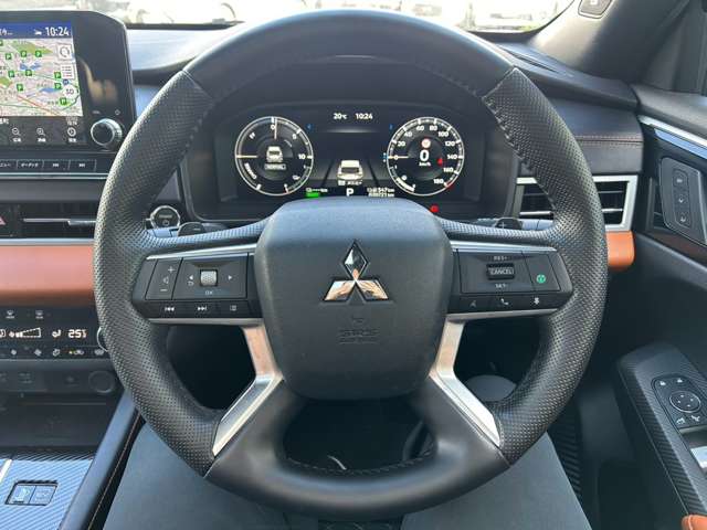 三菱 アウトランダーＰＨＥＶ ＰＨＥＶ ２．４ Ｐ ４ＷＤ R5年 (近畿) 99
