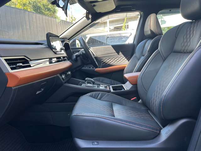 三菱 アウトランダーＰＨＥＶ ＰＨＥＶ ２．４ Ｐ ４ＷＤ R5年 (近畿) 99