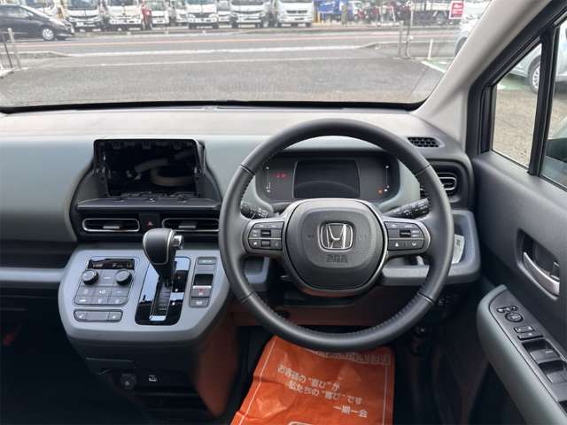 ホンダ フリード　ハイブリッド １．５ Ｅ：ＨＥＶ クロスター R8年 (近畿) 99