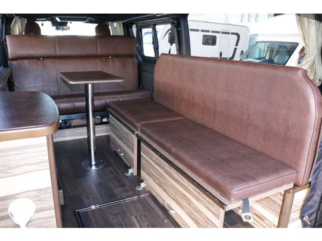 トヨタ ハイエースバン ケイワークス R3年 (中国) 99