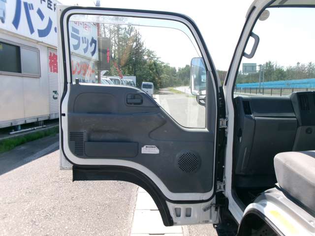 いすゞ エルフ 平ボデー H24年 (東北) 99