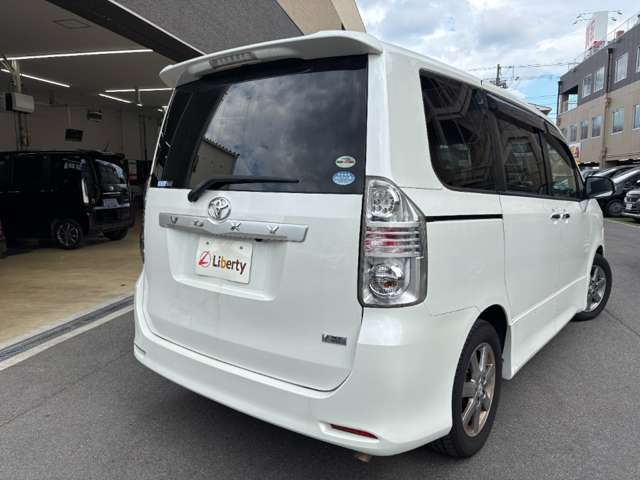 トヨタ ヴォクシー ２．０ ＺＳ 煌ＩＩ H22年 (近畿) 99