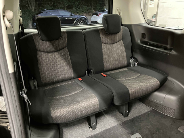 日産 セレナ ２．０ ハイウェイスター Ｖセレクション＋ＳＡＦＥＴＹＩＩ Ｓ－ＨＹＢＲＩＤ H28年 (近畿) 99