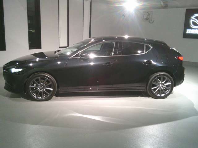 マツダ ＭＡＺＤＡ３　ファストバック ２．０ ２０Ｓ ツーリング R7年 (関東) 99
