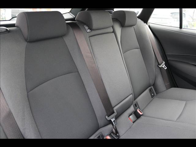 トヨタ カローラ　ツーリング ＨＹＢＲＩＤ Ｓ R4年 (関東) 99