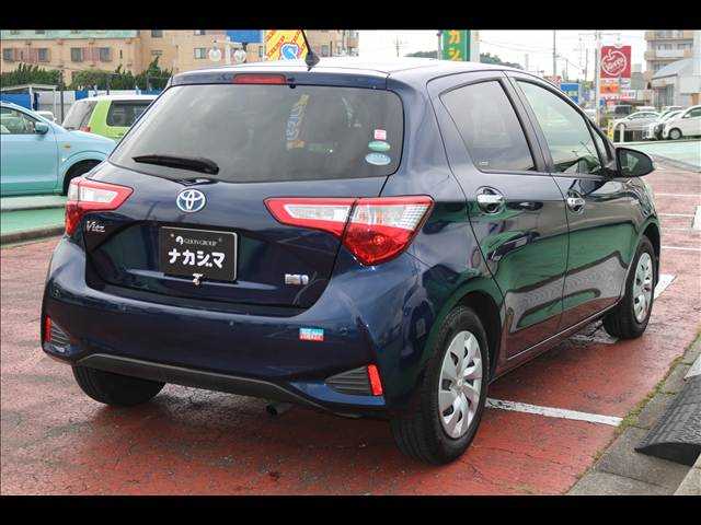 トヨタ ヴィッツ ＨＹＢＲＩＤ Ｆ ＳＡＦＥＴＹ ＥＤＩＴＩＯＮ ＩＩＩ R1年 (関東) 99