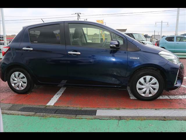 トヨタ ヴィッツ ＨＹＢＲＩＤ Ｆ ＳＡＦＥＴＹ ＥＤＩＴＩＯＮ ＩＩＩ R1年 (関東) 99