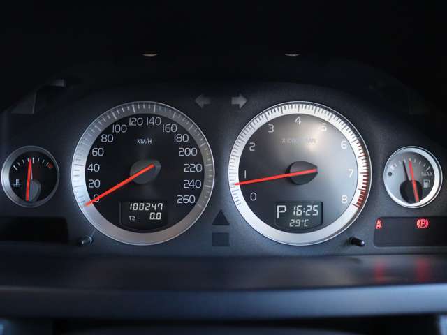 ボルボ ＸＣ９０ ３．２ ＡＷＤ ４ＷＤ H26年 (関東) 99