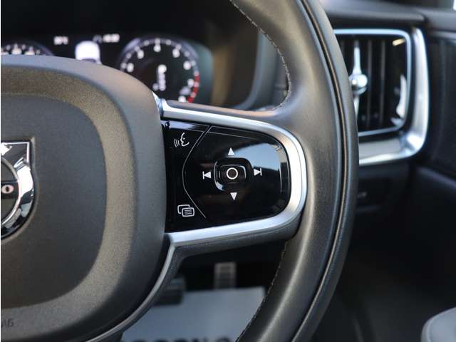 ボルボ Ｖ６０クロスカントリー Ｔ５ ＡＷＤ プロ ４ＷＤ R1年 (関東) 99