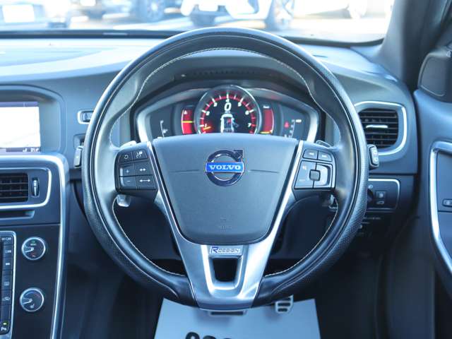 ボルボ Ｖ６０ Ｔ６ ＡＷＤ Ｒデザイン ４ＷＤ H26年 (関東) 99