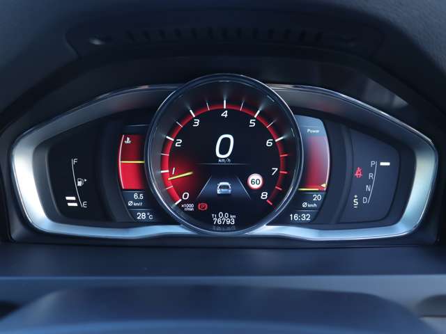 ボルボ Ｖ６０ Ｔ６ ＡＷＤ Ｒデザイン ４ＷＤ H26年 (関東) 99