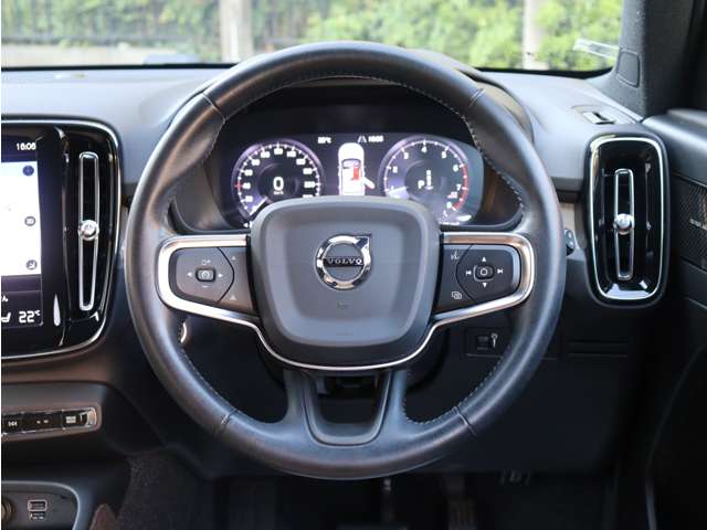 ボルボ ＸＣ４０ Ｔ５ ＡＷＤ インスクリプション ４ＷＤ R2年 (関東) 99