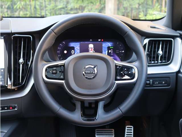 ボルボ ＸＣ６０ Ｔ８ ポールスター エンジニアード ４ＷＤ R3年 (関東) 99