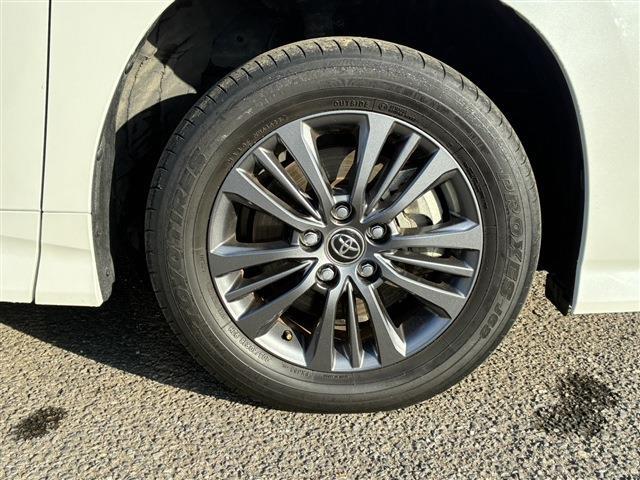 トヨタ ヴォクシー １．８ ハイブリッド Ｓ－Ｚ Ｅ－ＦＯＵＲ ４ＷＤ R4年 (関東) 99