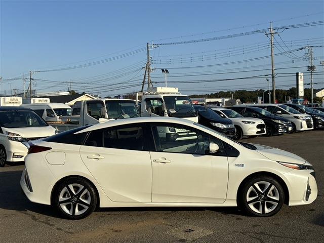 トヨタ プリウスＰＨＶ １．８ Ａ プレミアム H29年 (関東) 99