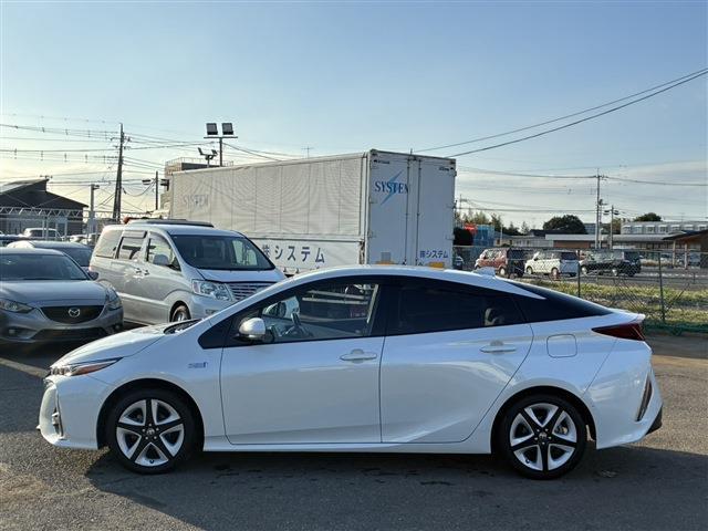 トヨタ プリウスＰＨＶ １．８ Ａ プレミアム H29年 (関東) 99