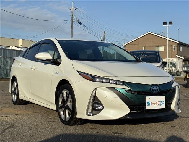 トヨタ プリウスＰＨＶ １．８ Ａ プレミアム H29年 (関東) 99
