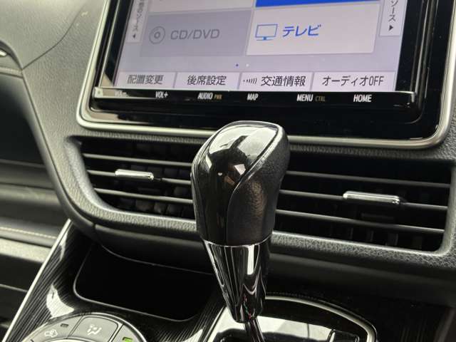 トヨタ エスクァイア ２．０ ＧＩ プレミアムパッケージ ブラックテーラード ４ＷＤ R2年 (北海道) 99