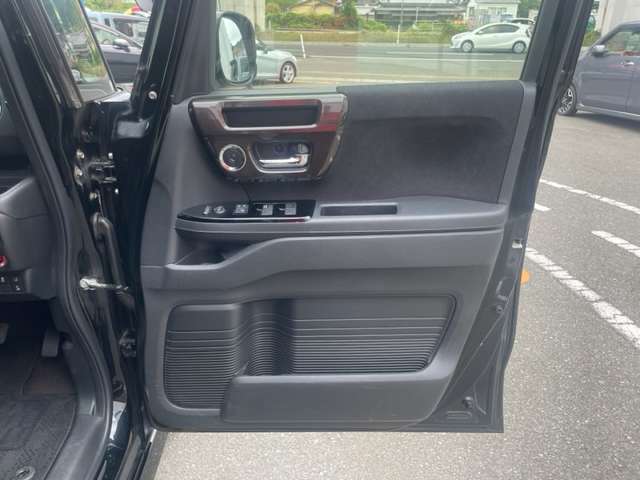 ホンダ Ｎ　ＢＯＸ カスタム ６６０ Ｇ ＥＸ ターボ ホンダセンシング H30年 (九州・沖縄) 99