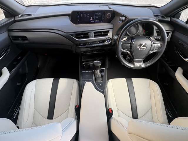 レクサス ＵＸ２５０ｈ Ｆスポーツ R2年 () 99