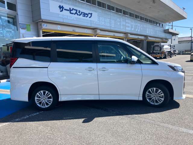 トヨタ ノア １．８ ハイブリッド Ｓ－Ｚ Ｅ－ＦＯＵＲ ４ＷＤ R4年 (関東) 99