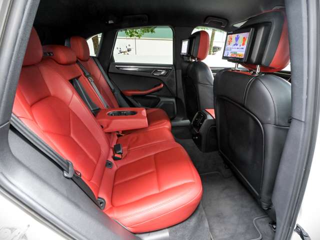ポルシェ マカン Ｓ ＰＤＫ ４ＷＤ H28年 () 99