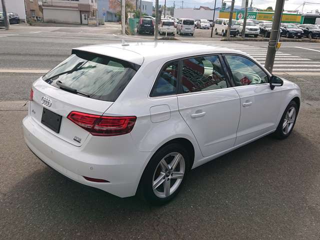 アウディ Ａ３　スポーツバック ２．０ ＴＦＳＩ クワトロ ４ＷＤ H30年 (東北) 99