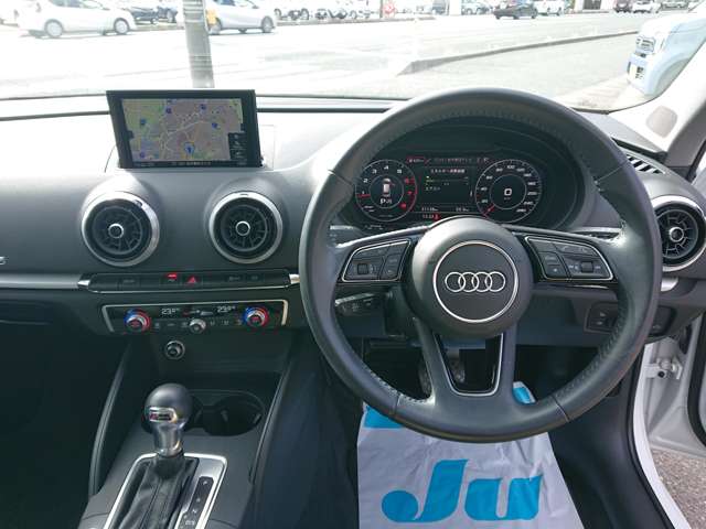 アウディ Ａ３　スポーツバック ２．０ ＴＦＳＩ クワトロ ４ＷＤ H30年 (東北) 99