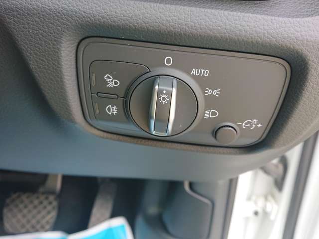アウディ Ａ３　スポーツバック ２．０ ＴＦＳＩ クワトロ ４ＷＤ H30年 (東北) 99
