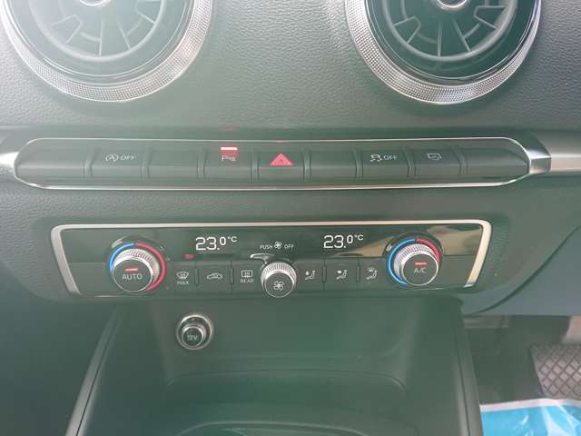 アウディ Ａ３　スポーツバック ２．０ ＴＦＳＩ クワトロ ４ＷＤ H30年 (東北) 99