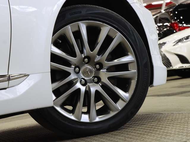 レクサス ＬＳハイブリッド ６００Ｈ バージョンＬ ４ＷＤ H25年 (関東) 99
