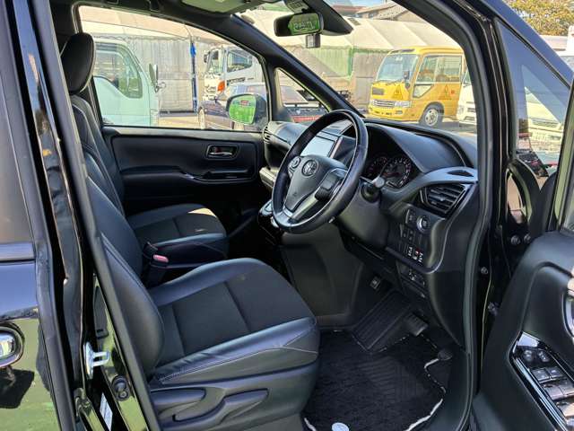 トヨタ ノア ２．０ ＳＩ ＷＸＢＩＩＩ R3年 (関東) 99