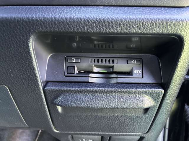 トヨタ ノア ２．０ ＳＩ ＷＸＢＩＩＩ R3年 (関東) 99