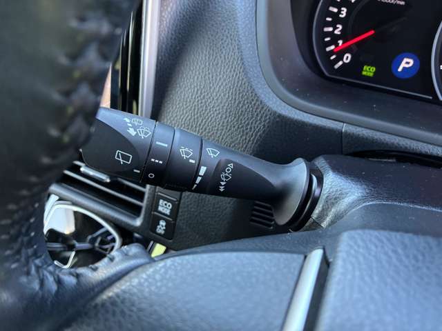 トヨタ ノア ２．０ ＳＩ ＷＸＢＩＩＩ R3年 (関東) 99