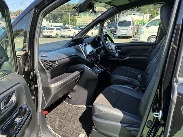トヨタ ノア ２．０ ＳＩ ＷＸＢＩＩＩ R3年 (関東) 99