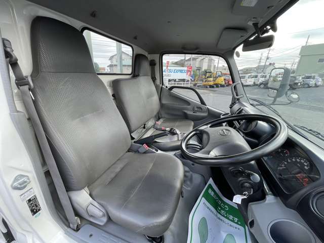 日野自動車 デュトロ ２Ｔ H29年 (関東) 99