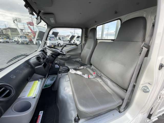 日野自動車 デュトロ ２Ｔ H29年 (関東) 99