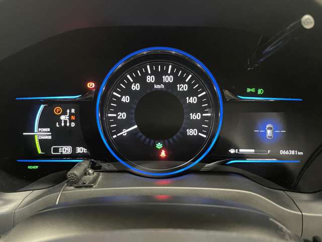 ホンダ ヴェゼル １．５ ハイブリッド Ｚ H26年 (近畿) 99